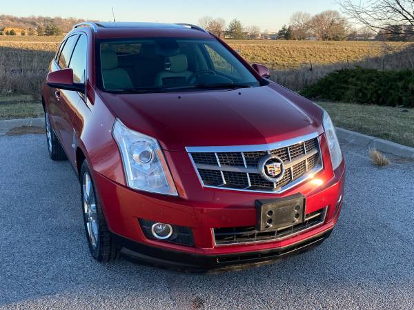 2010 Cadillac SRX V6 AWD ***BRAND NEW TIRES*** - cars & trucks - by... for sale in Omaha, IA – photo 4