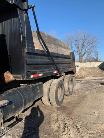 1994 Volvo Tandem Axle Dump for sale in Cleveland, OH – photo 10