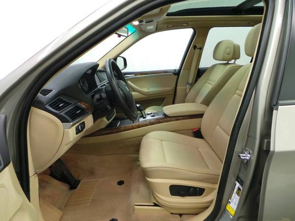 2008 BMW X5 3.0si AWD 7Passenger Excellent Condition - cars & trucks... for sale in Burlington, MA – photo 2