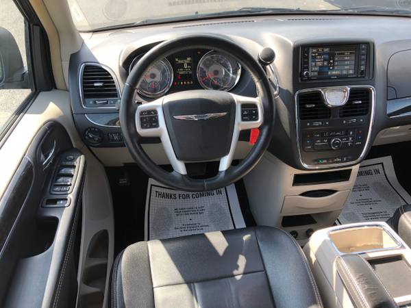 2016 Chrysler Town Country 4dr Wgn Touring - - by for sale in Pinckneyville, IL – photo 11