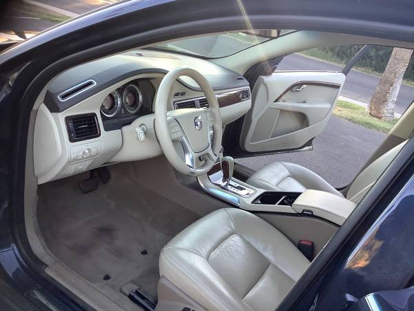 2011 VOLVO V70 AWD T6 WAGON - MINT - RUNS GREAT - COLD AIR -... for sale in Glendale, AZ – photo 16