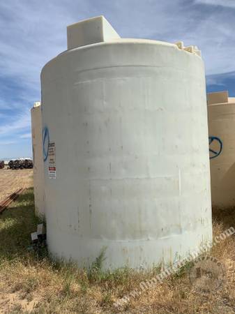 Large Poly Water Tanks - 6, 000/6, 500 Gallon - - by for sale in Bakersfield, CA – photo 2