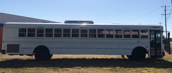TWO 2009 IC CORP 3000 BUSES - MECHANIC'S SPECIAL for sale in Richmond, PA – photo 4