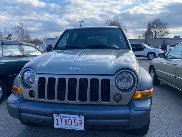 2005 Jeep Liberty 4x4 - cars & trucks - by owner - vehicle... for sale in Lowell, MA – photo 2