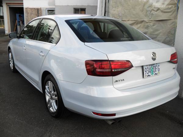 2017 Volkswagon Jetta - cars & trucks - by dealer - vehicle... for sale in Woodburn, OR – photo 3