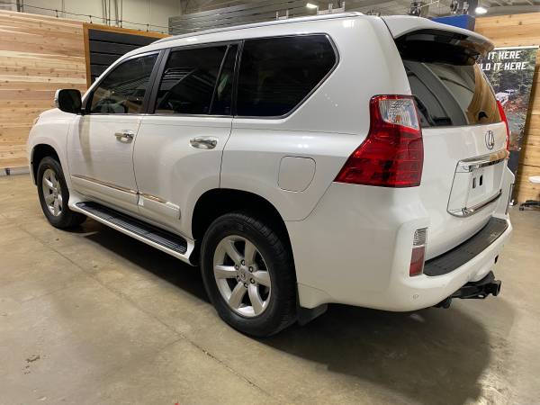 2011 Lexus GX 460 Premium - V8 4WD - - by dealer for sale in Grandview, MO – photo 3