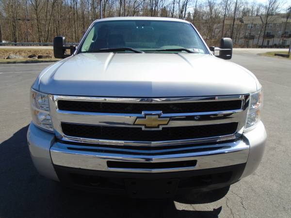 2011 CHEVY SILVERADO 4X4 - - by dealer - vehicle for sale in Elizabethtown, PA – photo 2
