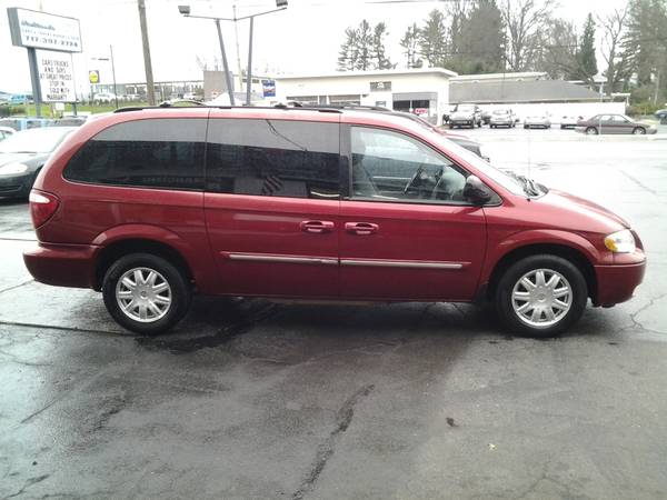 2006 Chrysler Town and Country Touring -- Rear Entertainment! - cars... for sale in Bausman, PA – photo 4