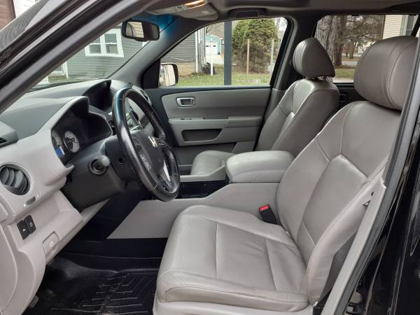 2011 Honda Pilot Touring - cars & trucks - by owner - vehicle... for sale in Pendleton, IN – photo 9
