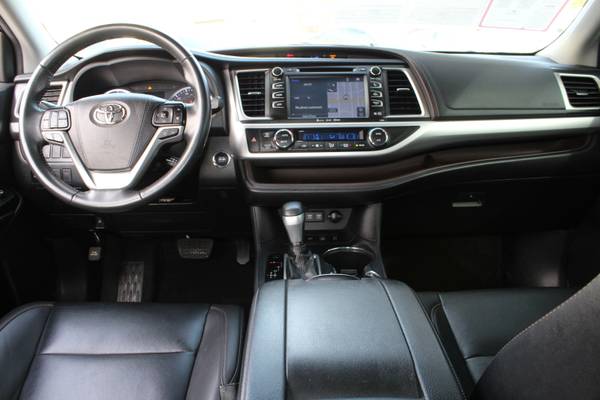 Certified Pre-Owned 2019 Toyota Highlander XLE SUV at WONDRIES for sale in ALHAMBRA, CA – photo 5