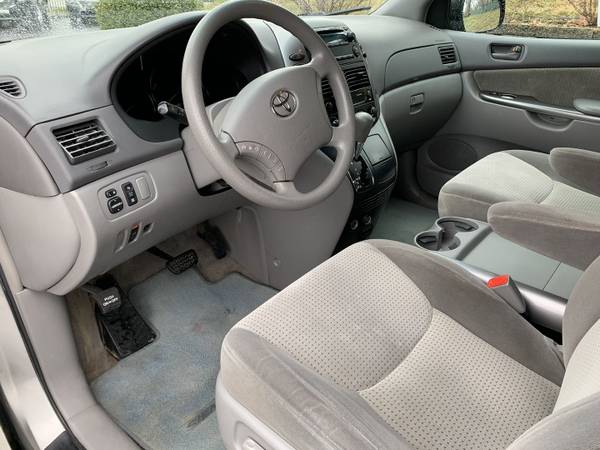 2008 Toyota Sienna LE ONE OWNER! EXCELLENT SHAPE! for sale in Other, MO – photo 7
