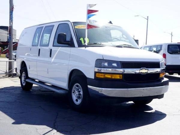 2019 Chevy Chevrolet Express 2500 Cargo van White for sale in Roseville, MI – photo 2