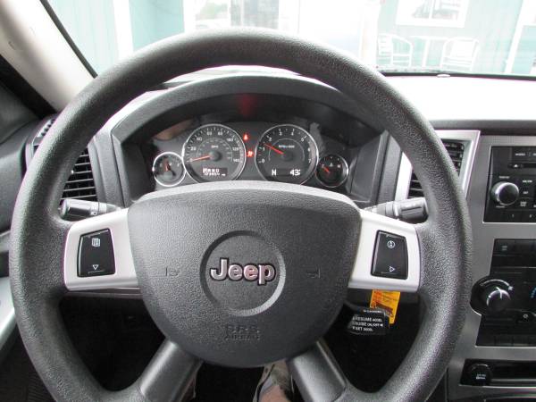 2009 JEEP GRAND CHEROKEE LAREDO 4X4 (2 OWNER) - - by for sale in Vancouver, OR – photo 9