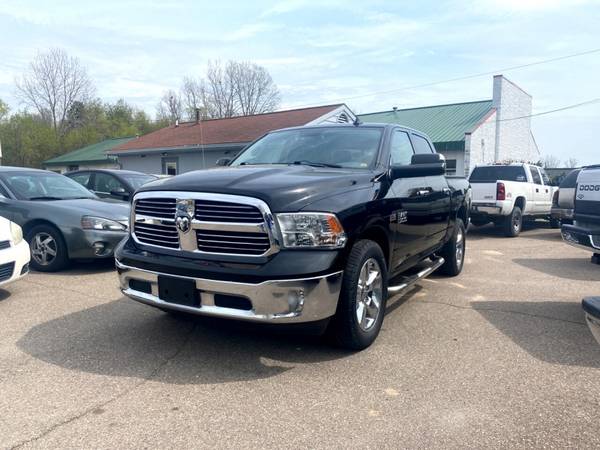 2015 RAM 1500 4WD Crew Cab 140 5 for sale in FENTON, OH – photo 6