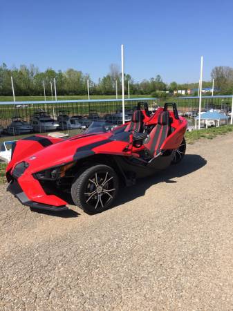 2015 Polaris Slingshot SL - cars & trucks - by owner - vehicle... for sale in Clearwater Beach, FL – photo 3