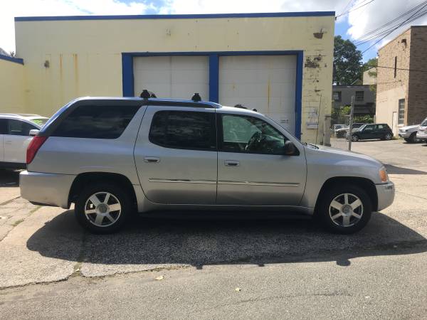 2005 GMC Envoy XUV AWD loaded 7 passenger - cars & trucks - by owner... for sale in Southport, NY – photo 3