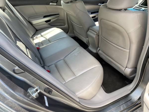 2009 Honda Accord EXL SUNROOF LEATHER NAVIGATION 4 Cly - cars & for sale in Westport , MA – photo 5