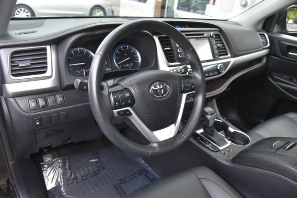 2019 Toyota Highlander All Wheel Drive XLE V6 AWD SUV for sale in Waterbury, NY – photo 16