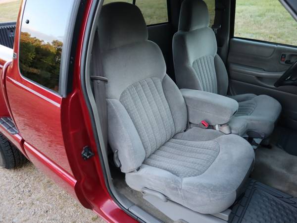 2000 Chevrolet S-10 Ext Cab 4WD LS - - by dealer for sale in Zebulon, NC – photo 17