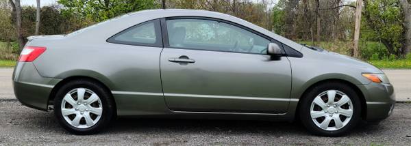 2008 honda civic lx 5 spd manual coupes clean - - by for sale in WEBSTER, NY – photo 5