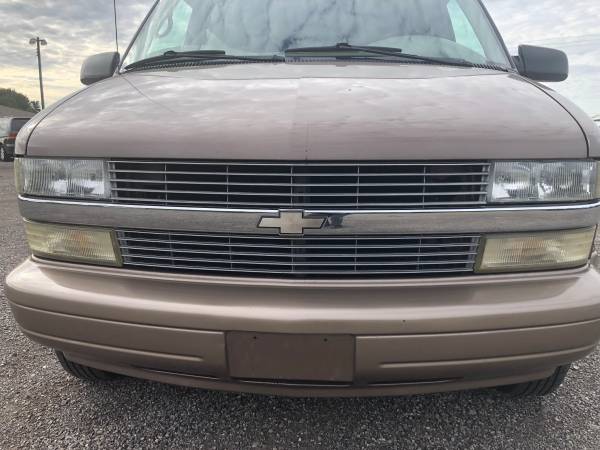Chevy Astro Van LS Ext. RWD (Like New) for sale in Delta, OH – photo 2