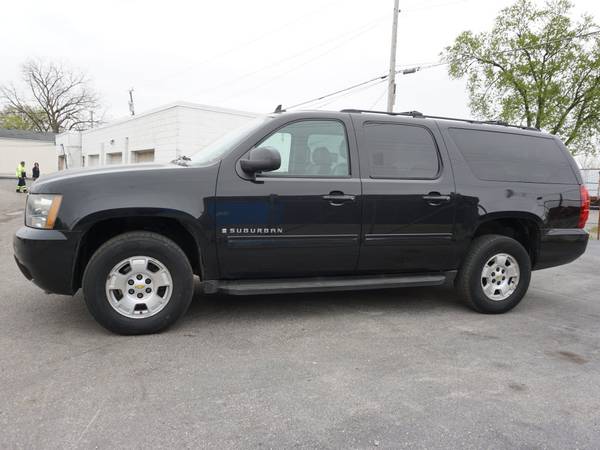 2009 Chevrolet Chevy Suburban LT 1500 - - by dealer for sale in Indianapolis, IN – photo 2