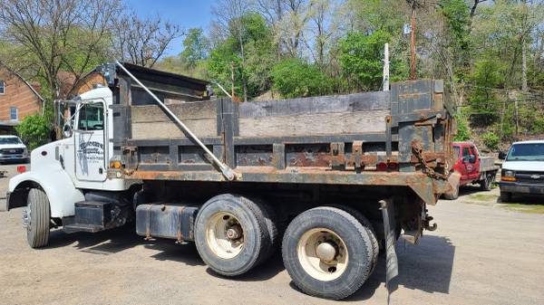 Peterbilt Dump Truck for sale in Beaver Falls, PA – photo 2