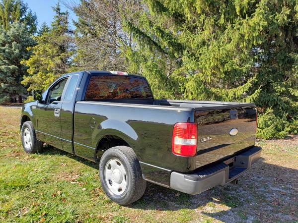 2006 Ford F-150 XL Reg Cab Short bed V8 - cars & trucks - by dealer... for sale in Columbus Grove, OH – photo 3