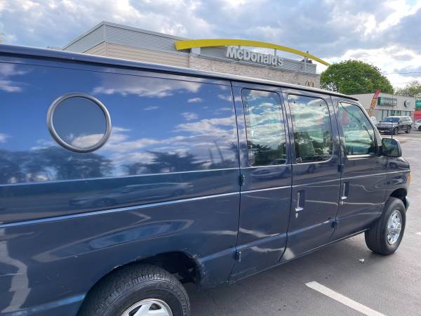 2002 Ford E2 50 Econoline extended cargo van heavy duty V-8 Engine for sale in Rockville Centre, NY – photo 8