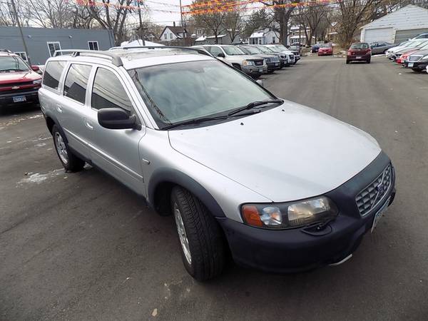 2004 Volvo XC70 Turbo (#8172) - cars & trucks - by dealer - vehicle... for sale in Minneapolis, MN – photo 3