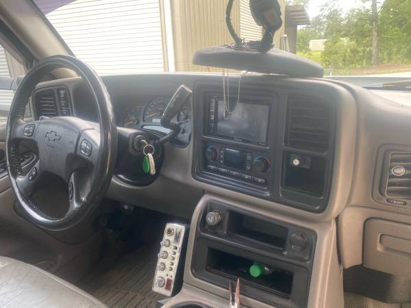 2005 Chevrolet LT 2500 Duramax, 220, 000 miles, few dents but looks for sale in Puckett, MS – photo 8