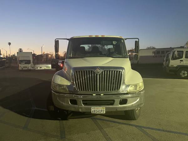 2003 International diesel cab and chassis truck manual transmission for sale in El Monte, CA – photo 2