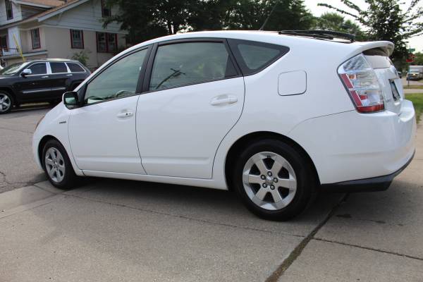 *** 2008 TOYOTA PRIUS ** FINANCING ** - cars & trucks - by dealer -... for sale in Saint Paul, MN – photo 4
