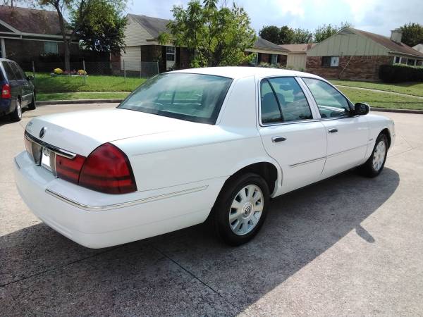 2004 MERCURY GRAND MARQUIS 90K MILES LOADED LEATHER SUPERCLEAN -... for sale in Mesquite, TX – photo 2