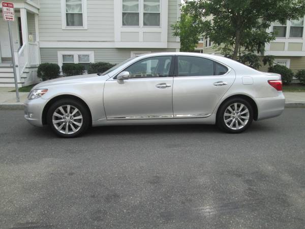 2010 LEXUS LS460 ALL WHEEL DRIVE ALL SERVICE RECORDS LOADED TO THE... for sale in Brighton, MA – photo 2