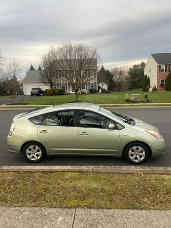 2007 Toyota Prius - dealer-serviced, runs like new, very clean -... for sale in Bethlehem, PA – photo 2