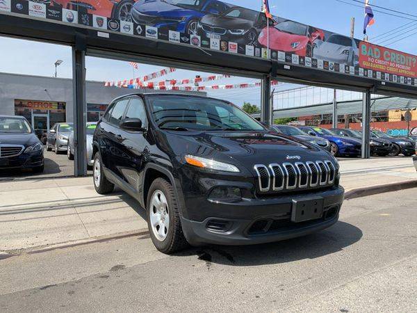 2016 Jeep Cherokee 4WD 4dr Sport Guaranteed Credit Approval! for sale in Brooklyn, NY – photo 2