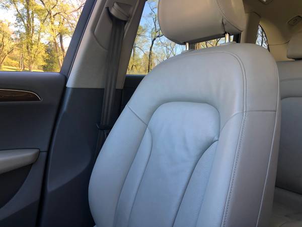 2011 Audi Q5 102,721 miles - cars & trucks - by dealer - vehicle... for sale in Downers Grove, IL – photo 7