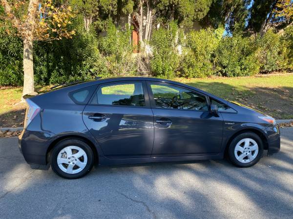 2011 Toyota Prius Two Hatchback 4D - cars & trucks - by owner -... for sale in Westlake Village, CA – photo 3