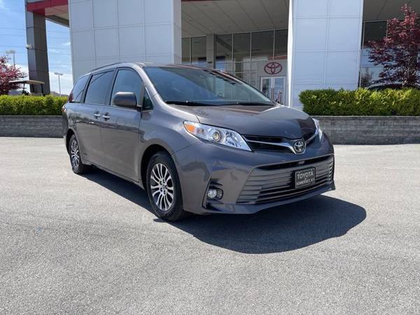 2020 Toyota Sienna Xle - - by dealer - vehicle for sale in Somerset, KY – photo 3
