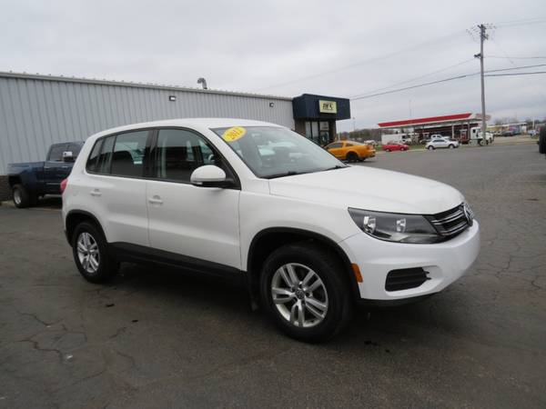 2012 Volkswagen Tiguan SE - - by dealer - vehicle for sale in Rockford, IL – photo 11