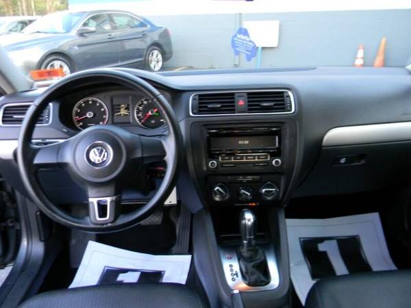 2013 Volkswagen Jetta SE 2 5L GAS SIPPING SEDAN - - by for sale in Plaistow, MA – photo 16