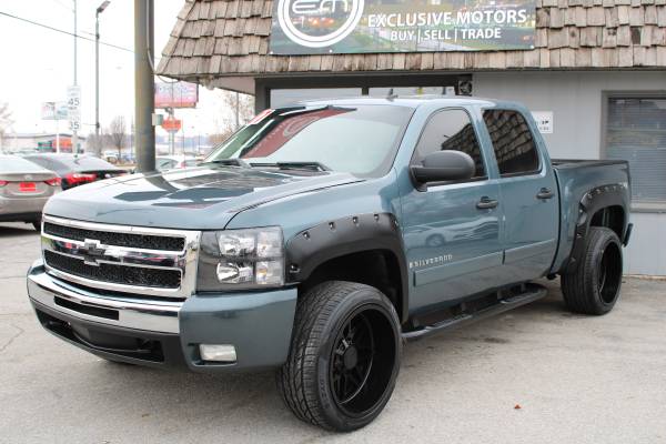 2007 Chevrolet Silverado-1500 LT Crew Cab 4WD, Clean, Sharp Looking... for sale in Omaha, IA – photo 3