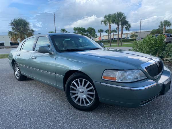 Lincoln Town Car Executive for sale in Lehigh Acres, FL – photo 3