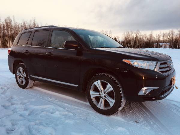 2012 TOYOTA HIGHLANDER - cars & trucks - by owner - vehicle... for sale in Fort Greely, AK – photo 2