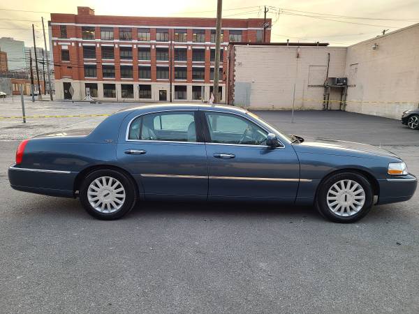 2005 Lincoln Town Car Signature Limited WARRANTY AVAILABLE - cars &... for sale in HARRISBURG, PA – photo 6
