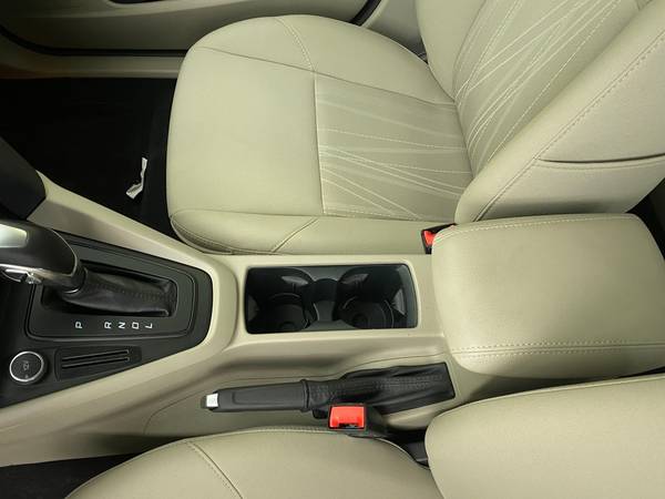 2016 Ford Focus SE Hatchback 4D hatchback White - FINANCE ONLINE -... for sale in Arlington, TX – photo 21