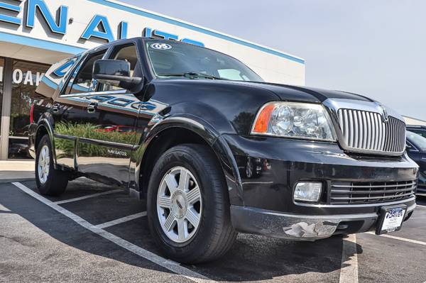 2005 *Lincoln* *Navigator* *4dr 4WD Ultimate* for sale in Oak Forest, IL – photo 11