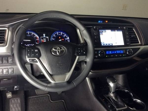 2016 Toyota Highlander AWD All Wheel Drive Certified XLE V6 SUV for sale in Wilsonville, OR – photo 16