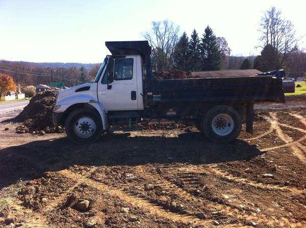 2002 International 4300 Dump for sale in Milesburg, PA – photo 3